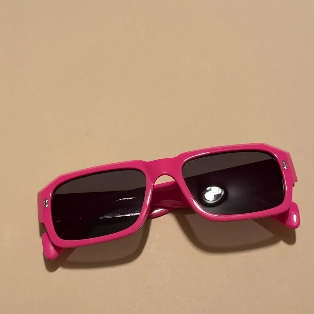 Trendy sunglasses C7